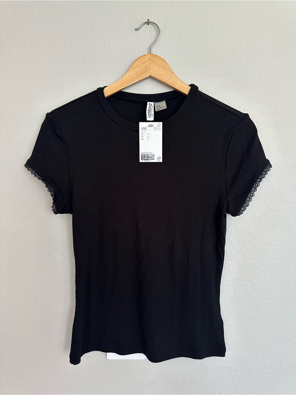 H&M Black Ribbed Short Sleeve Tee with Lace Sleeves NWT